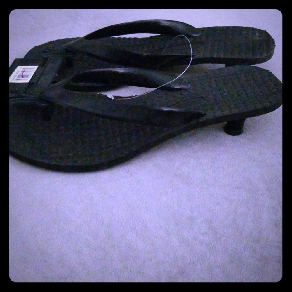 Black sandals with small heel